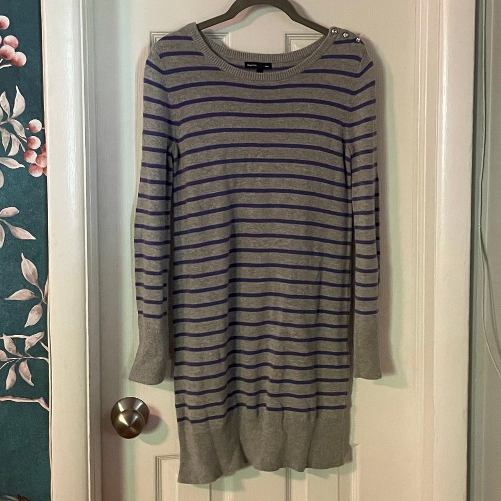 Girs GAP gray and purple sweater dress